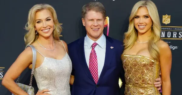 Chiefs heiress Gracie Hunt expresses deep sadness as her father, Clark Hunt, goes through a divorce with his wife. “It’s heartbreaking to witness your parents part ways after all these years,” she reflects solemnly.