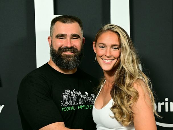 Jason Kelce is left speechless as he ecstatically shares the news of his fourth baby’s arrival with his adored wife, a truly unexpected and delightful surprise.