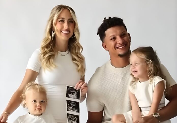 Breaking: Brittany Mahomes shares charming family moment as Patrick Mahomes Joyously announce they are expecting a third baby.. It’s a girl...See More