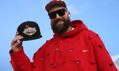 Breaking News: Travis Kelce Argued all his lovely fans to Vote ..How did you love it ? BEARD or NO BEARD