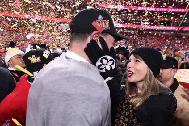 Just In: Taylor Swift and Travis Kelce celebrate the Chiefs advancing to the Super Bowl, the Popstar couldn’t hold her tears of joy as she gives the Chiefs Star a Sweet KISS in this Emotional Video...