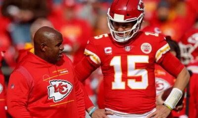 Patrick Mahomes gets into argument with Eric Bieniemy after passive game plan, prompting Andy Reid to step in....