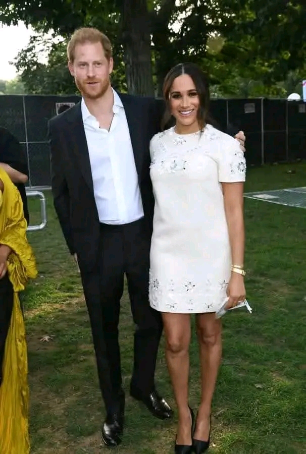 ROYAL FAMILY UPDATE: Prince Harry and Meghan Markle Hold Private Talks with the Queen and Prince Charles in Surprise UK Visit...