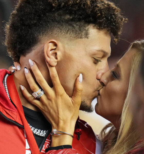 "The Mahomes Love Story Continus: Patrick Mahomes and Wife "Brittany Mahomes SHOCK Fans with Jaw-Dropping Announcement About Their Future Together!😱💕"